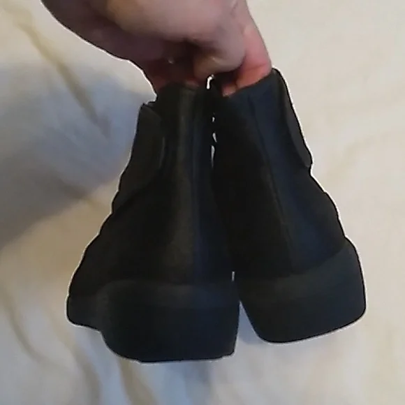 NWT Women's Sketchers black scotchguard bootie or shoe size 6 - Picture 5 of 10